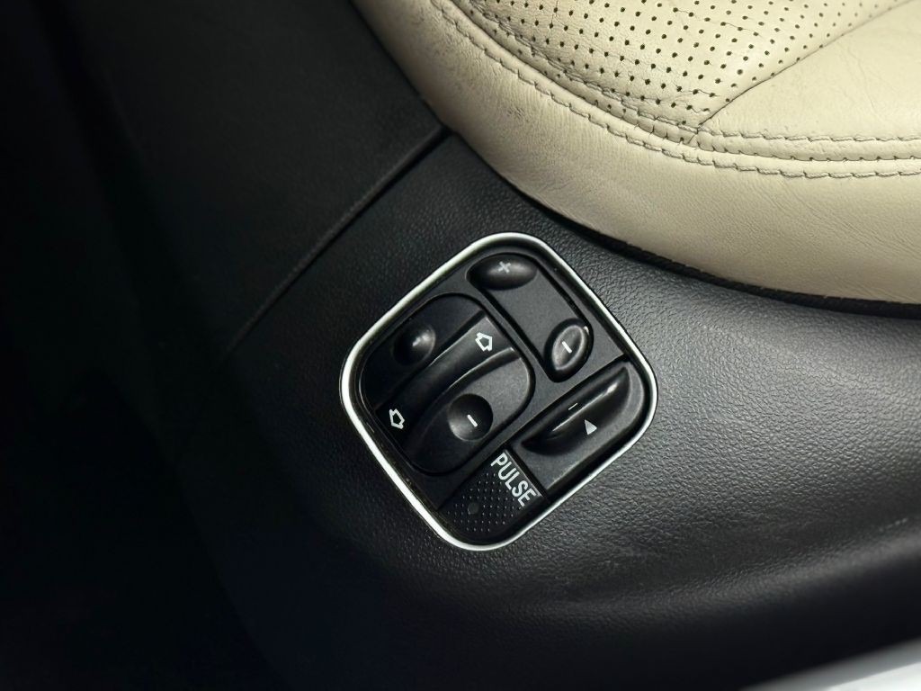 2008 Mercedes-Benz SL-Class Image 34