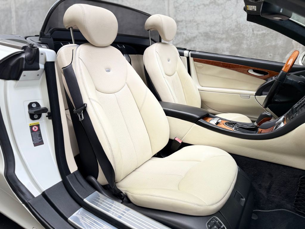 2008 Mercedes-Benz SL-Class Image 36