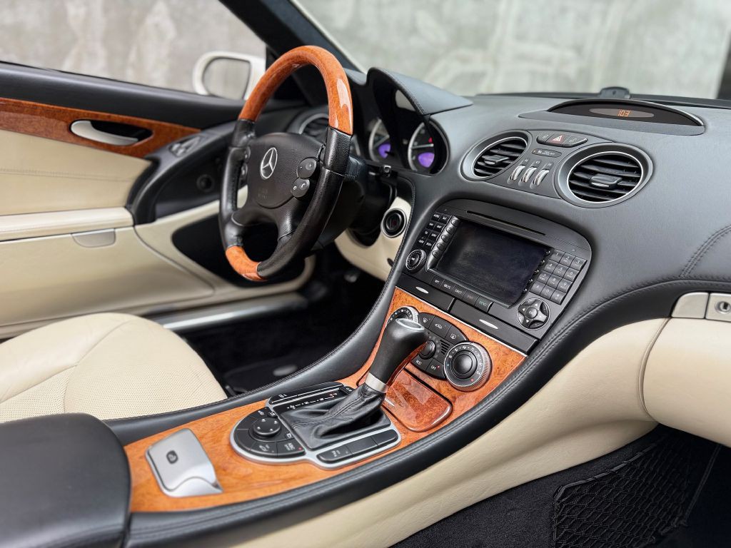 2008 Mercedes-Benz SL-Class Image 38