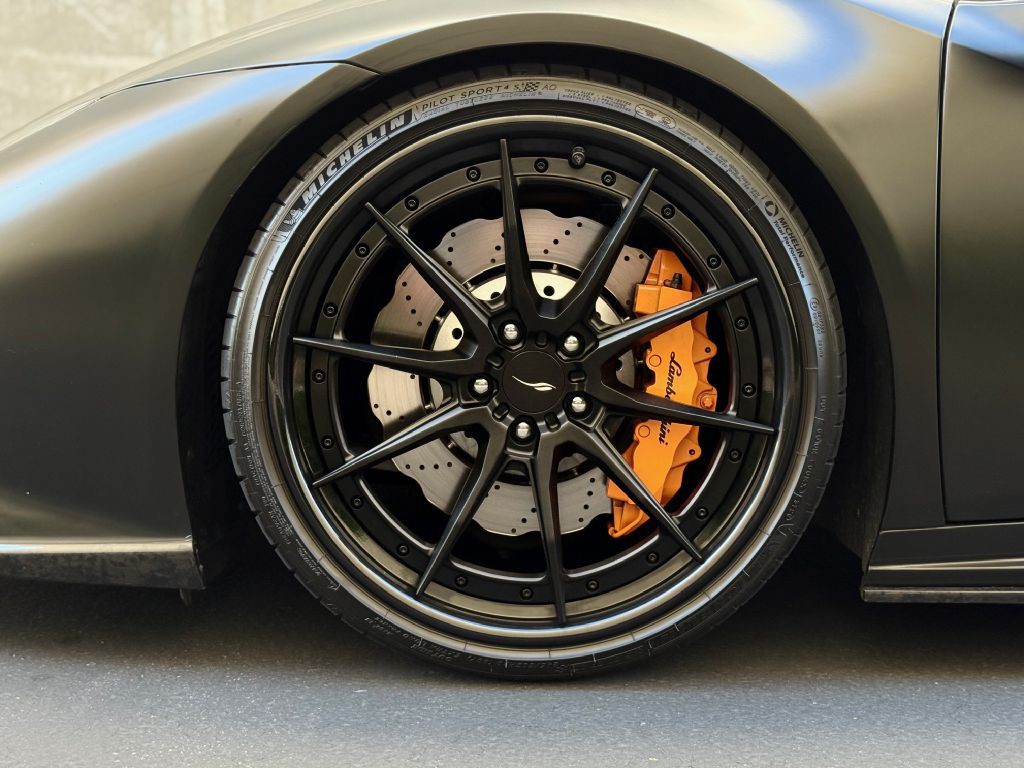 2019 Lamborghini Huracan Image 12