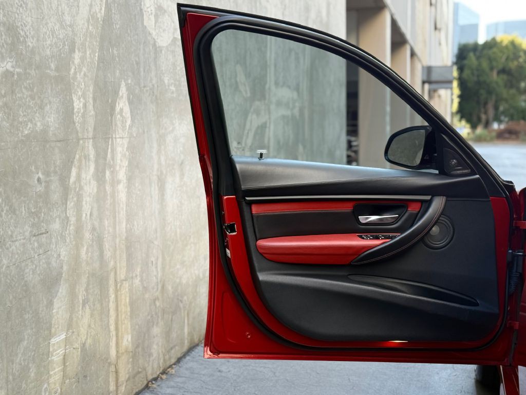 2016 BMW M3 Image 18