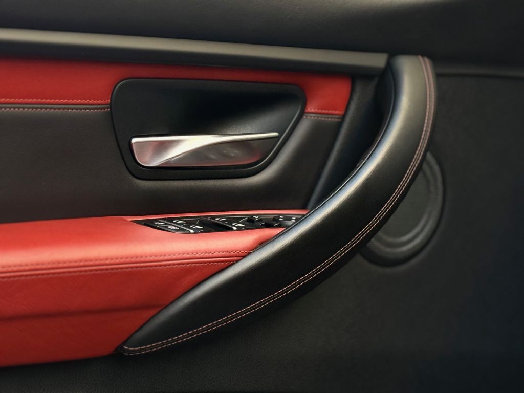 2016 BMW M3 Image 20