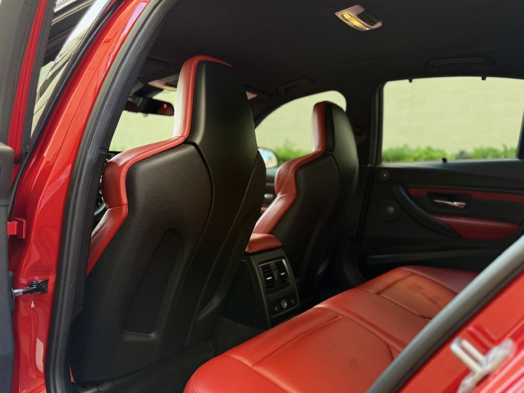 2016 BMW M3 Image 25