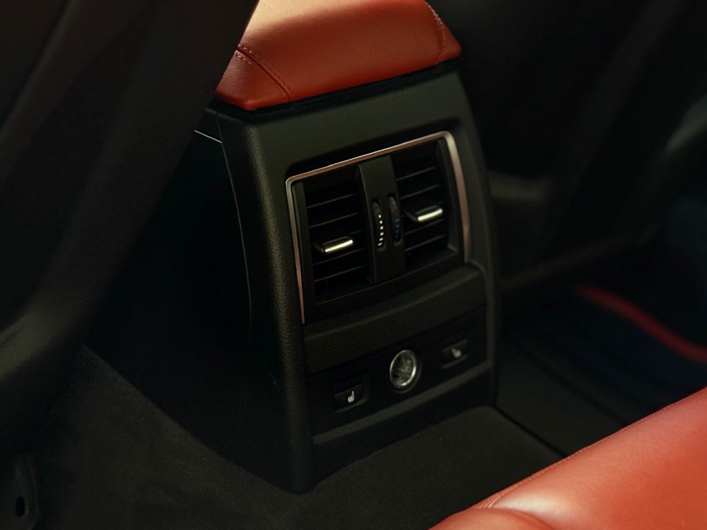 2016 BMW M3 Image 27