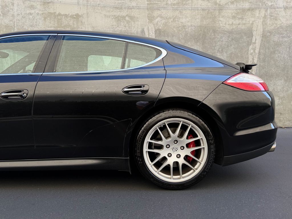 2010 Porsche Panamera Image 7