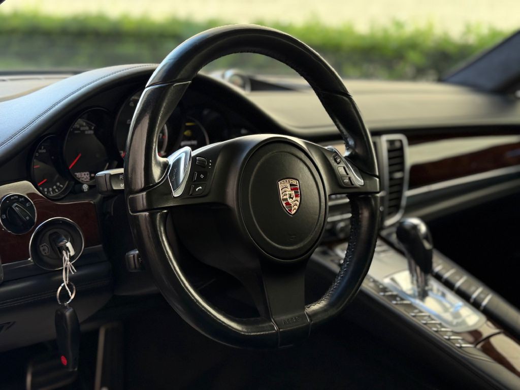 2010 Porsche Panamera Image 21
