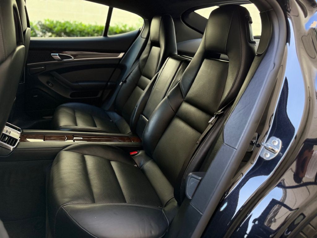 2010 Porsche Panamera Image 23