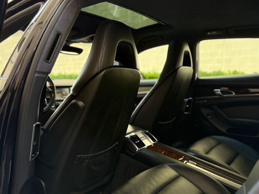 2010 Porsche Panamera Image 24