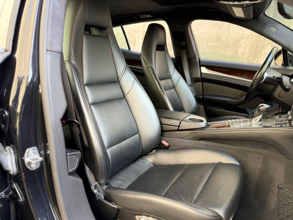 2010 Porsche Panamera Image 28