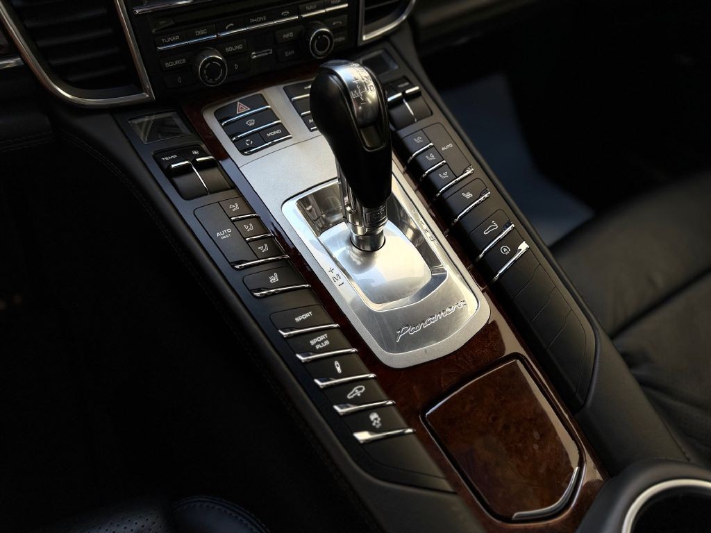 2010 Porsche Panamera Image 31
