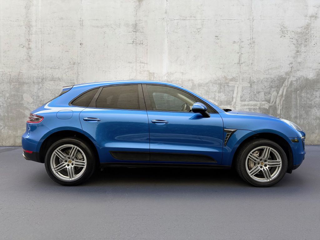2015 Porsche Macan Image 11