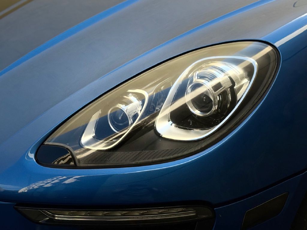 2015 Porsche Macan Image 15