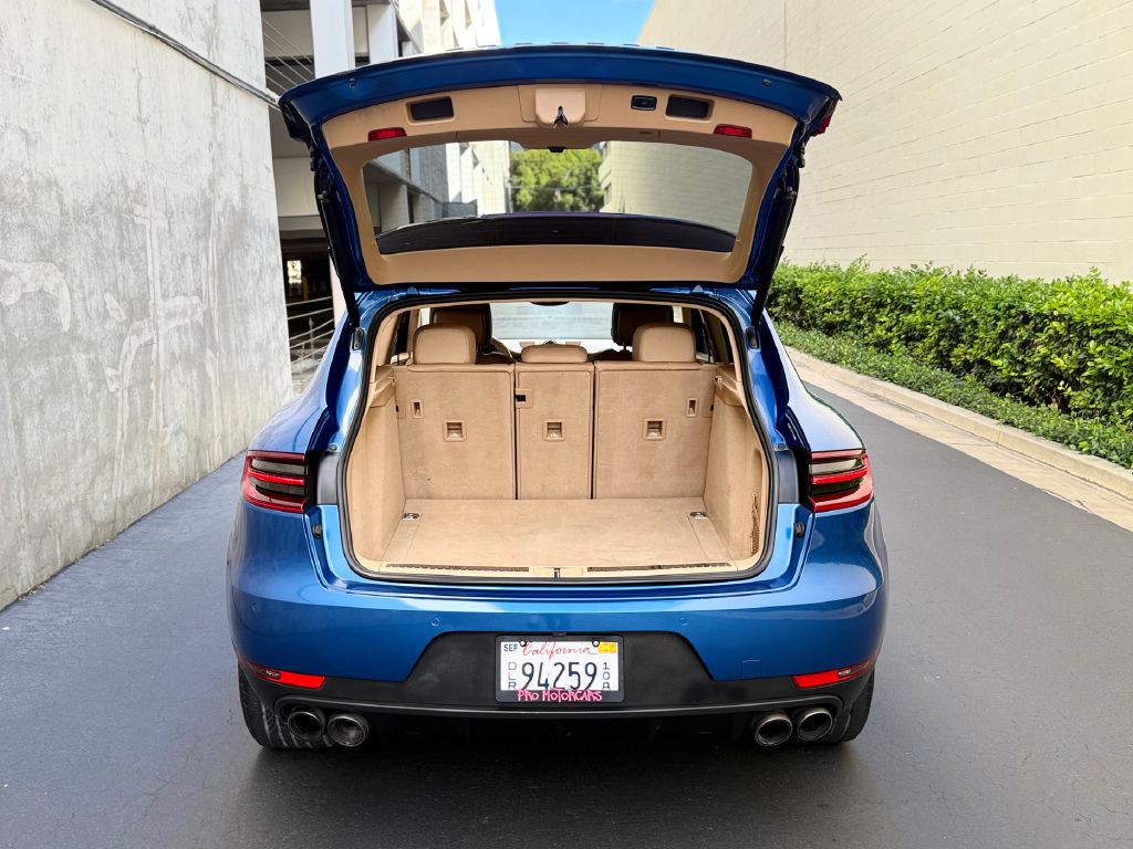 2015 Porsche Macan Image 21