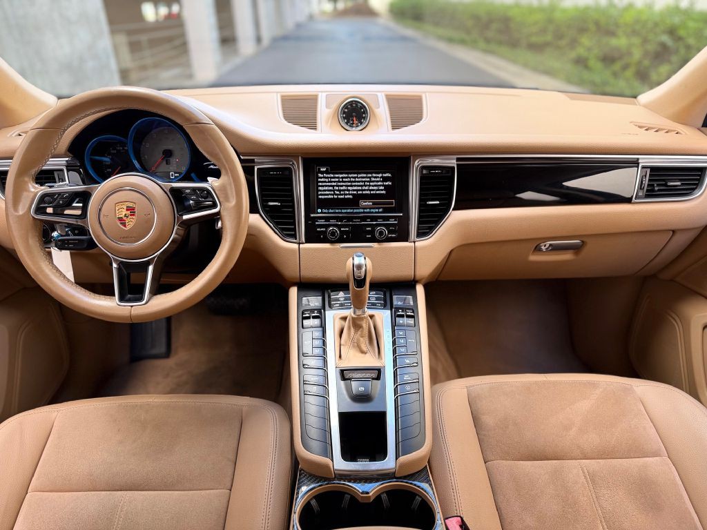 2015 Porsche Macan Image 27