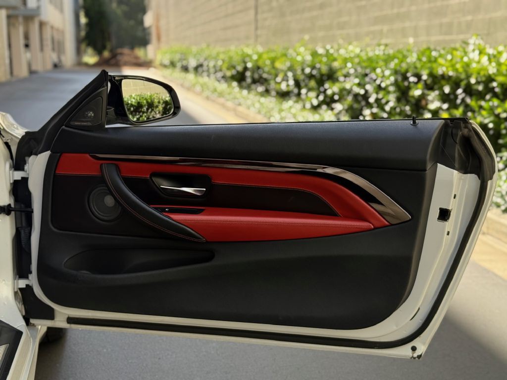 2016 BMW M4 Image 22