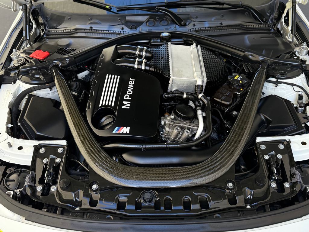 2016 BMW M4 Image 26
