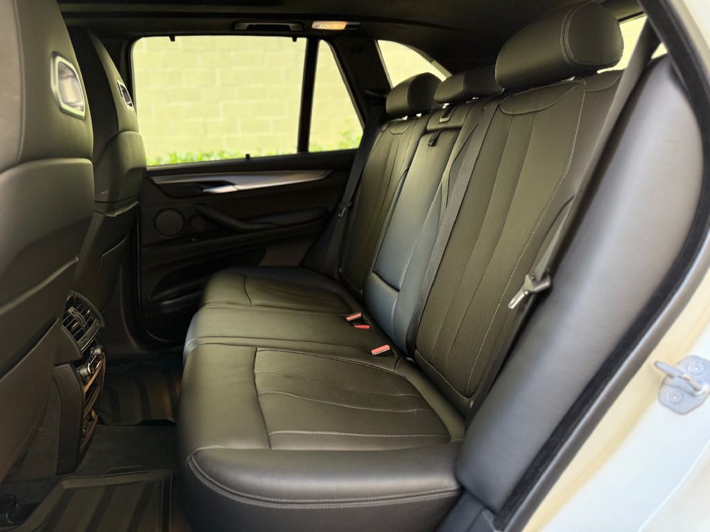 2018 BMW X5 Image 19