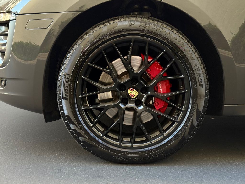 2017 Porsche Macan Image 8