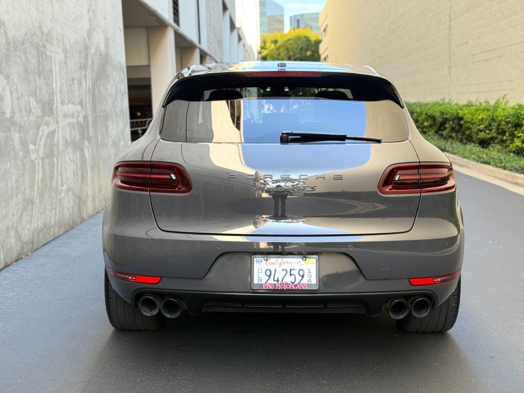 2017 Porsche Macan Image 19
