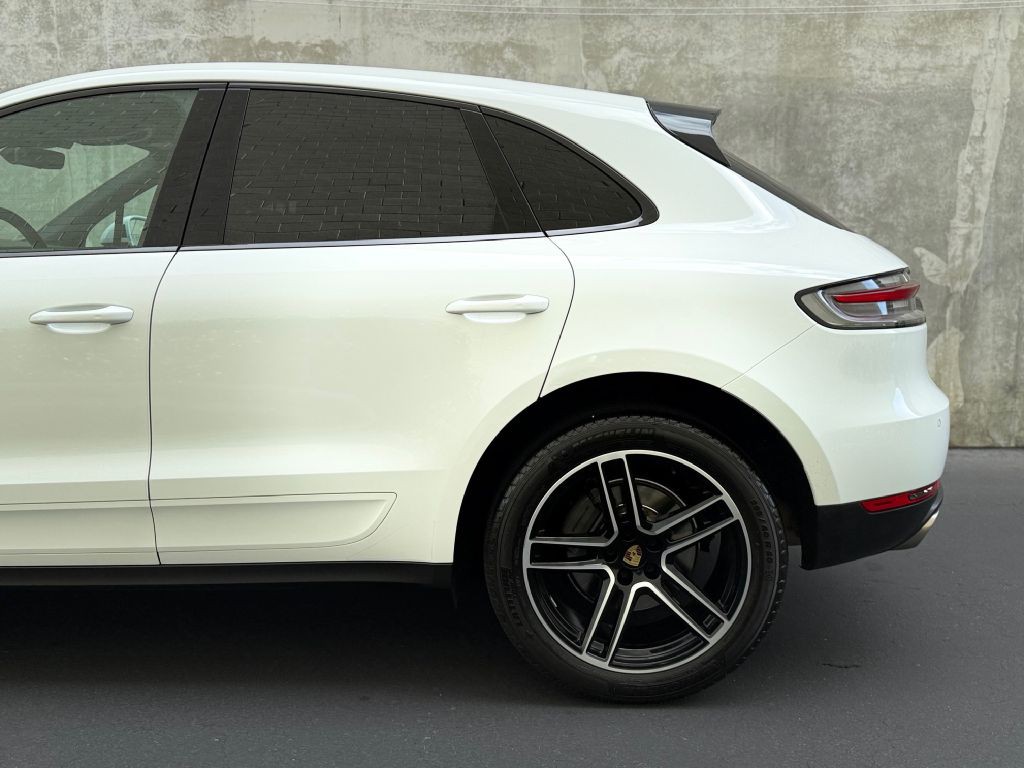 2021 Porsche Macan Image 7