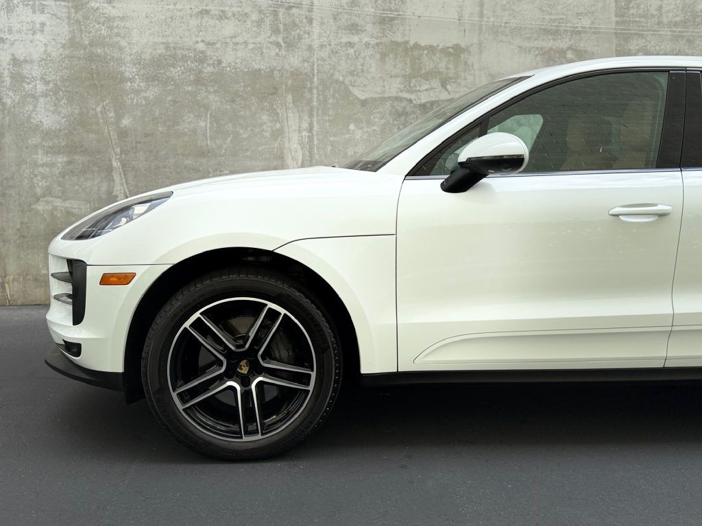 2021 Porsche Macan Image 8
