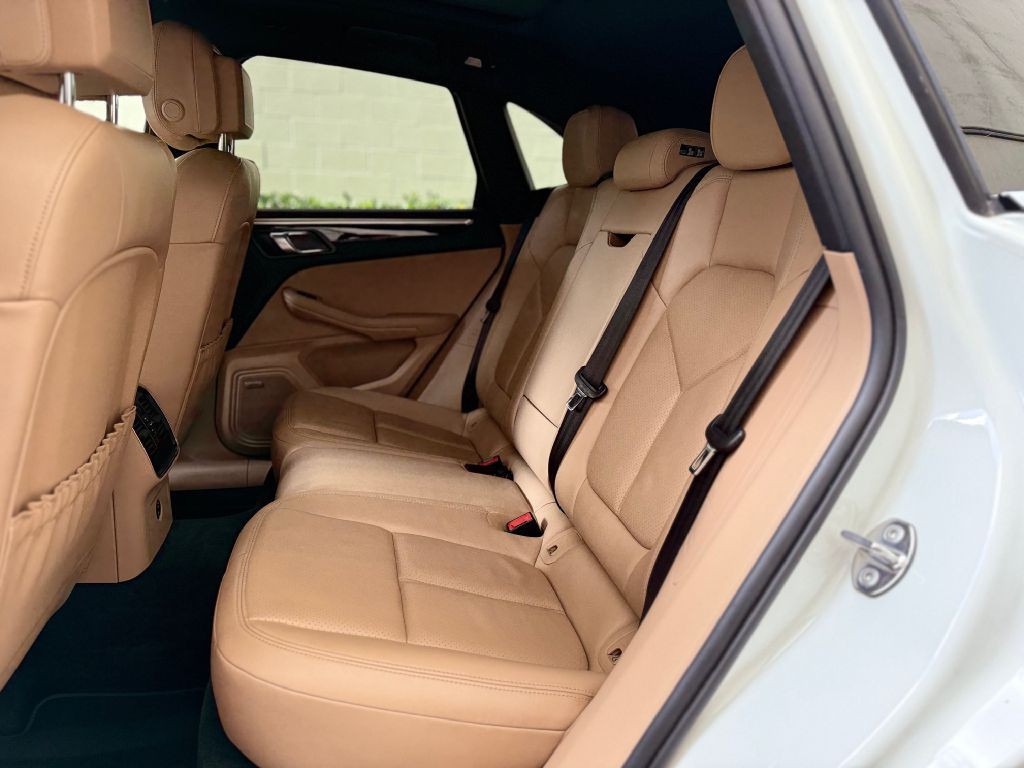 2021 Porsche Macan Image 18