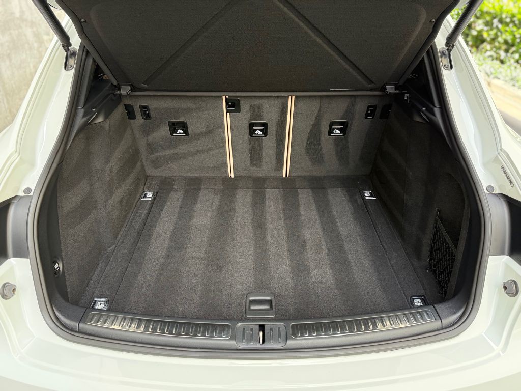 2021 Porsche Macan Image 19