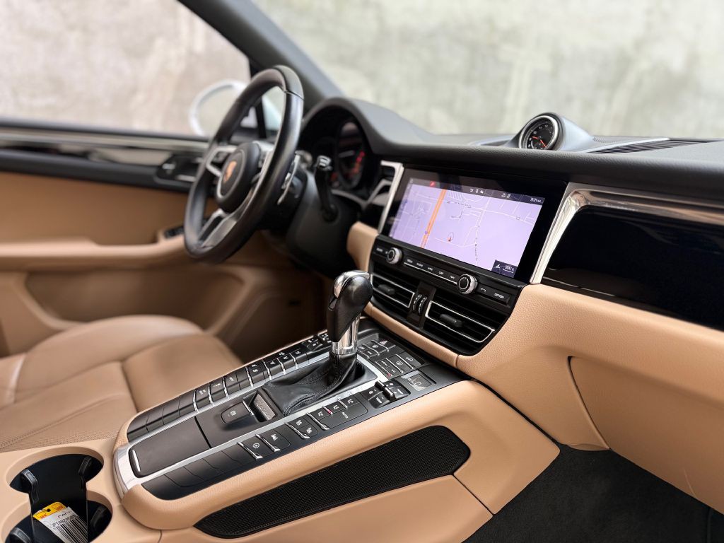 2021 Porsche Macan Image 27
