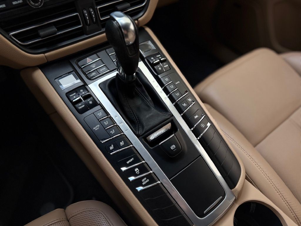 2021 Porsche Macan Image 31