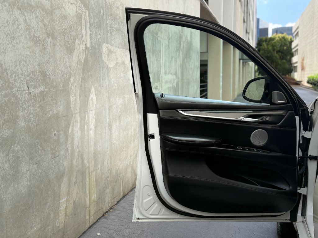 2017 BMW X6 Image 15