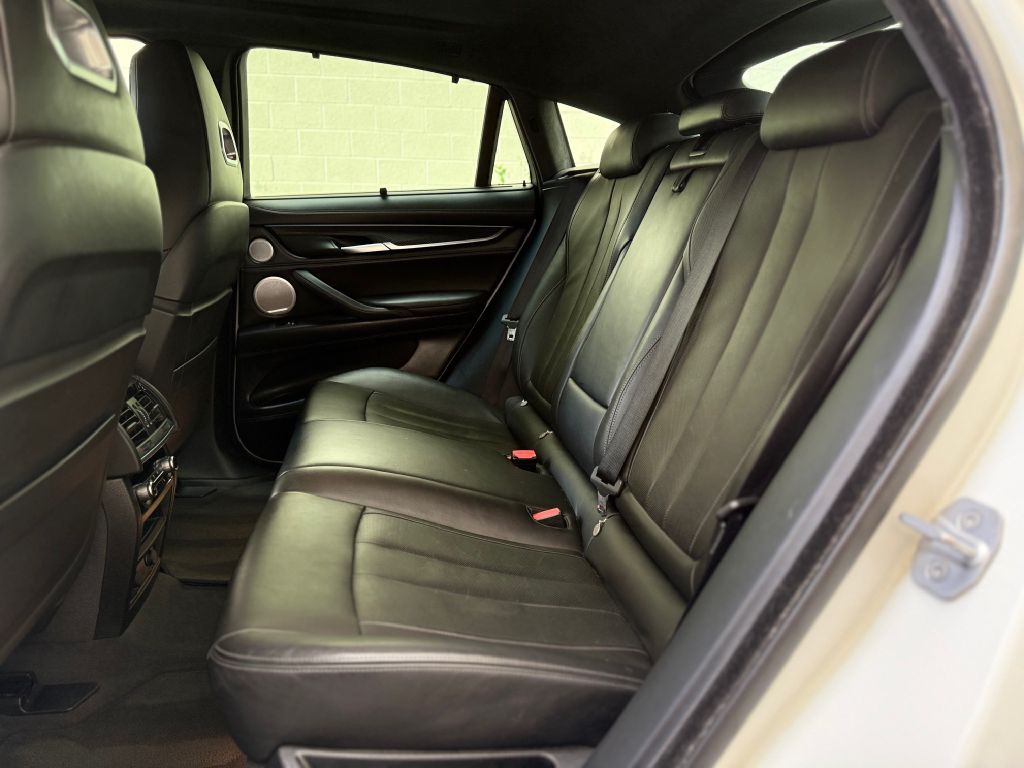 2017 BMW X6 Image 22