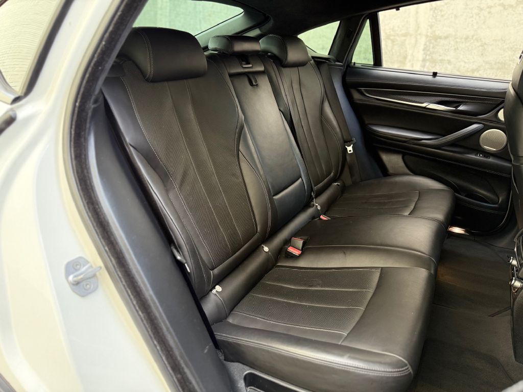2017 BMW X6 Image 26