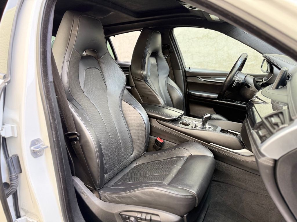 2017 BMW X6 Image 27