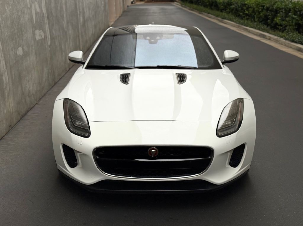 2018 Jaguar F-TYPE Image 3