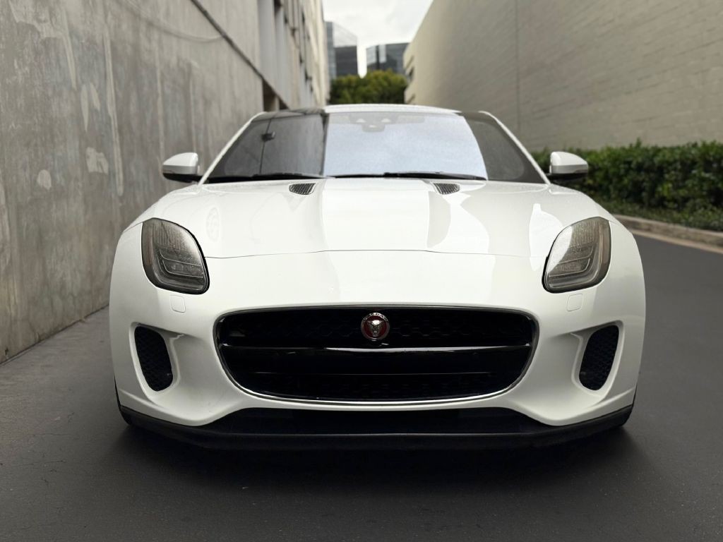 2018 Jaguar F-TYPE Image 4