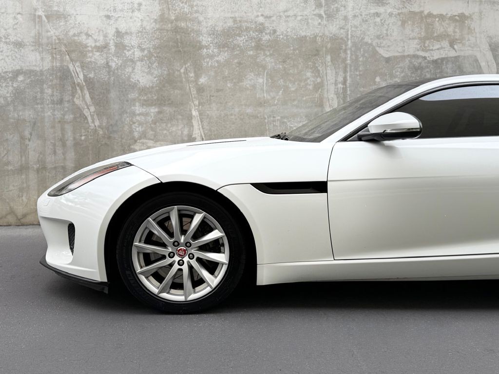 2018 Jaguar F-TYPE Image 7