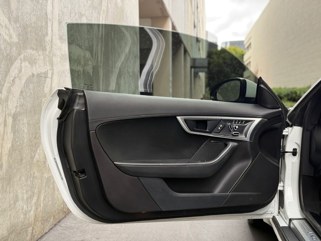 2018 Jaguar F-TYPE Image 15