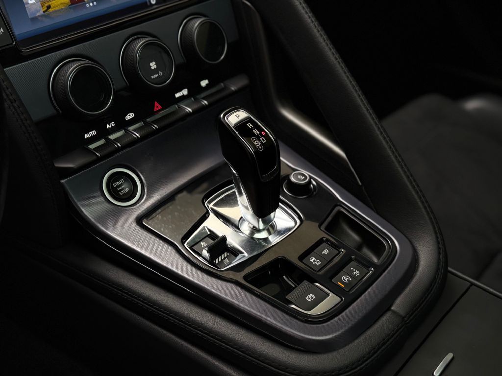 2018 Jaguar F-TYPE Image 20