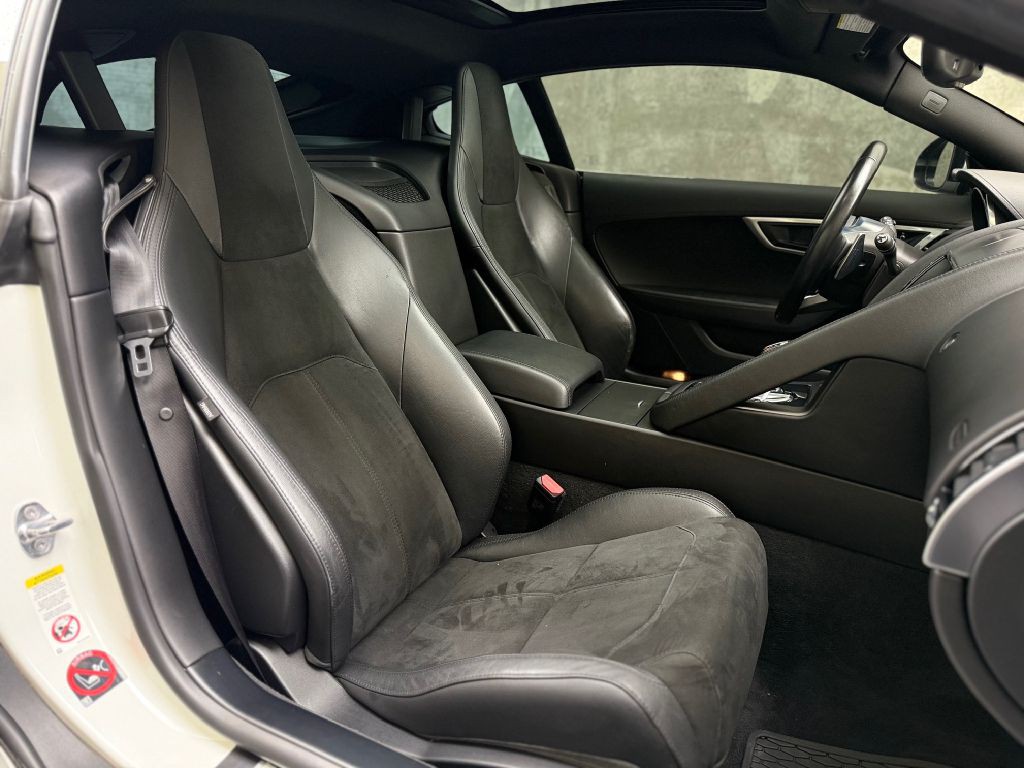 2018 Jaguar F-TYPE Image 22