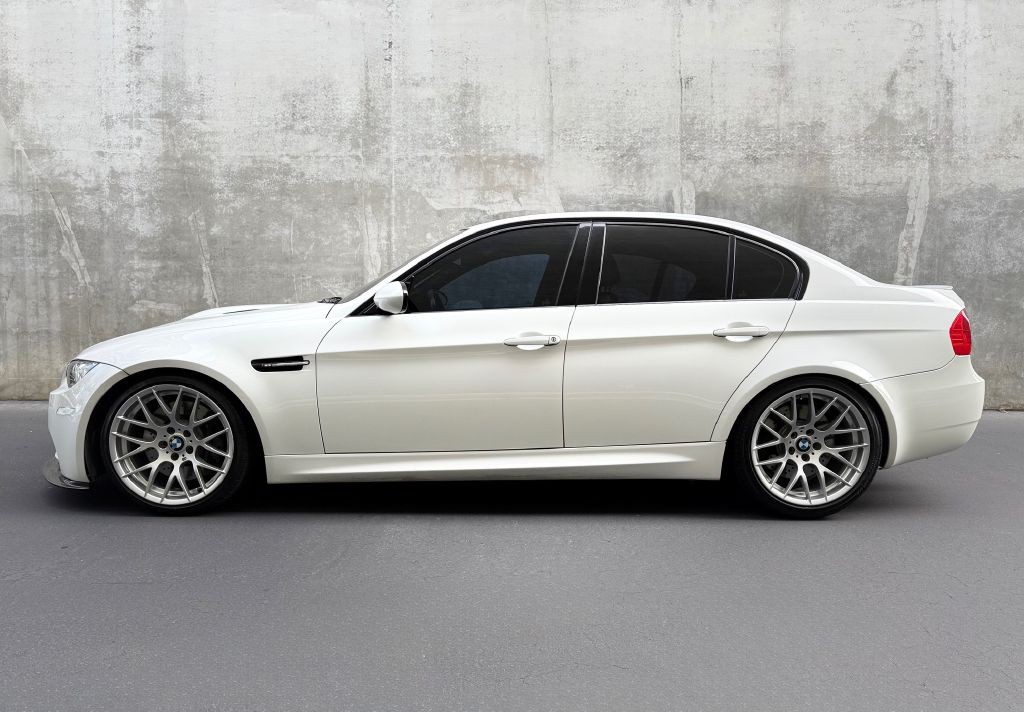 2011 BMW M3 Image 6