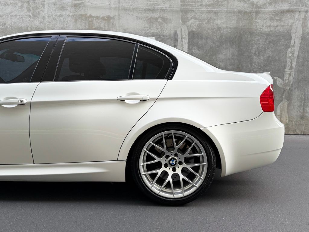 2011 BMW M3 Image 7