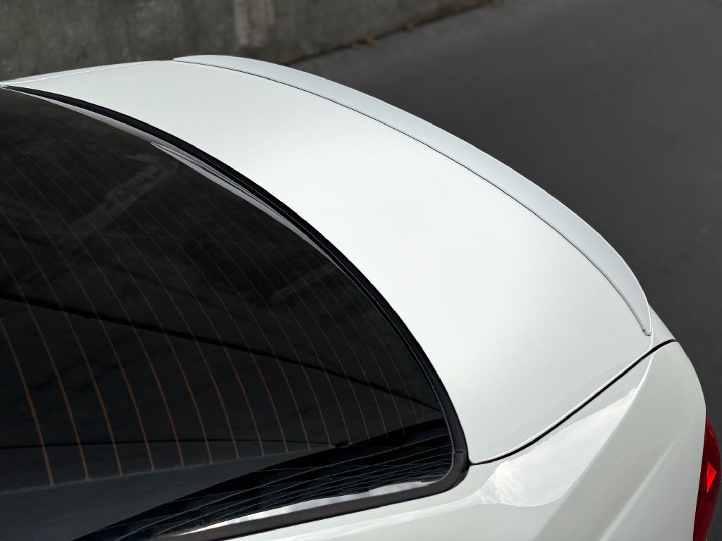 2011 BMW M3 Image 10