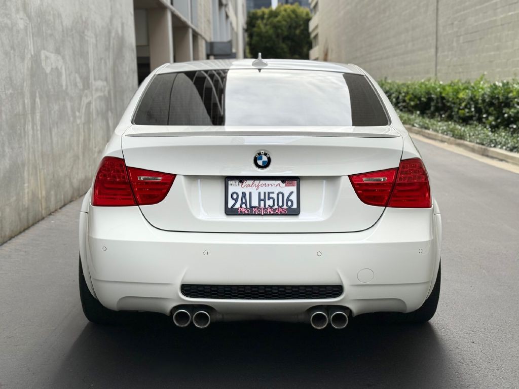 2011 BMW M3 Image 12