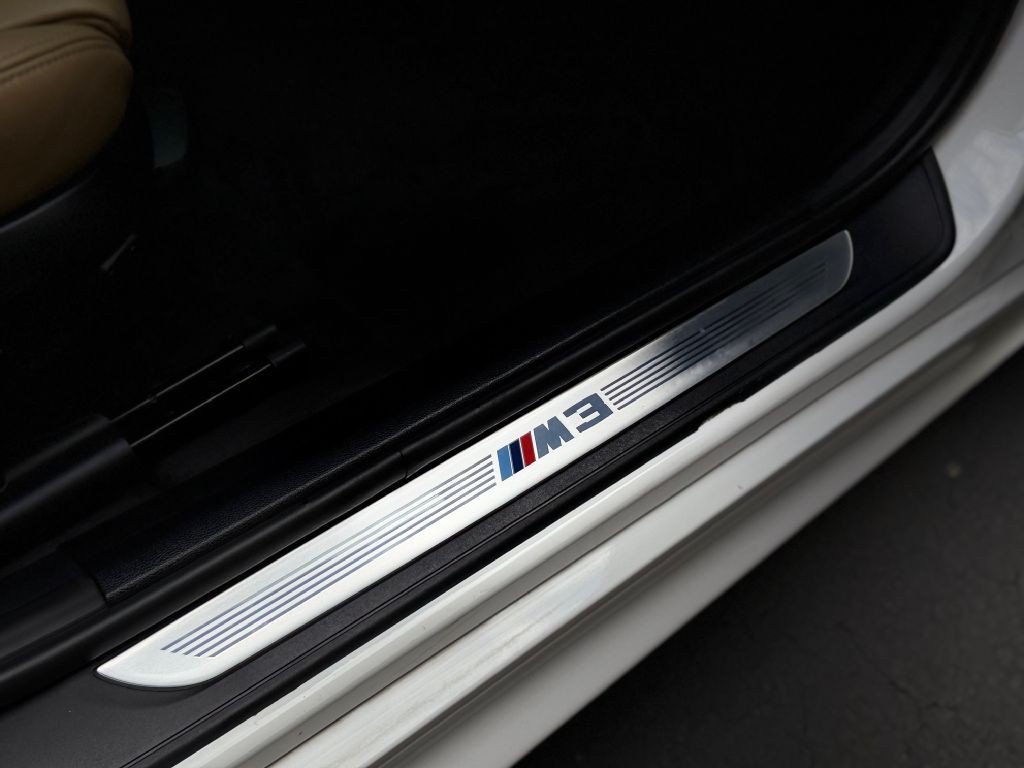 2011 BMW M3 Image 29