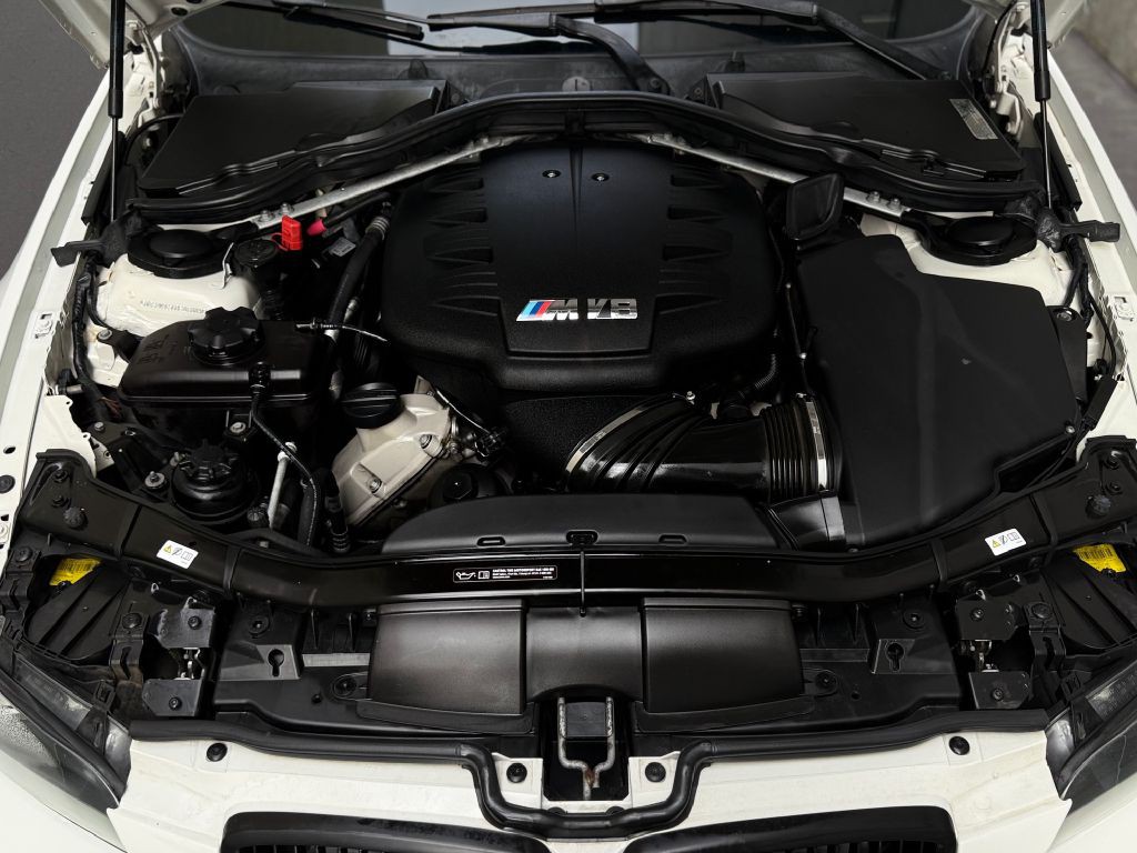 2011 BMW M3 Image 35