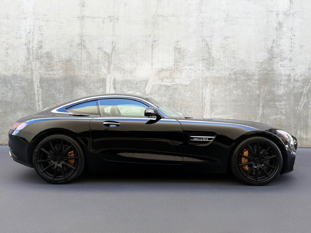 2016 Mercedes-Benz AMG GT Image 13