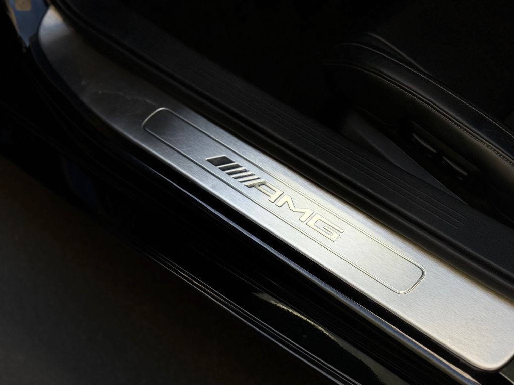 2016 Mercedes-Benz AMG GT Image 16