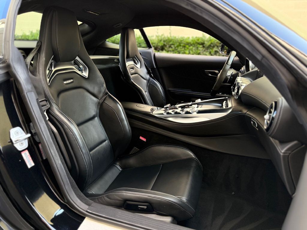 2016 Mercedes-Benz AMG GT Image 25