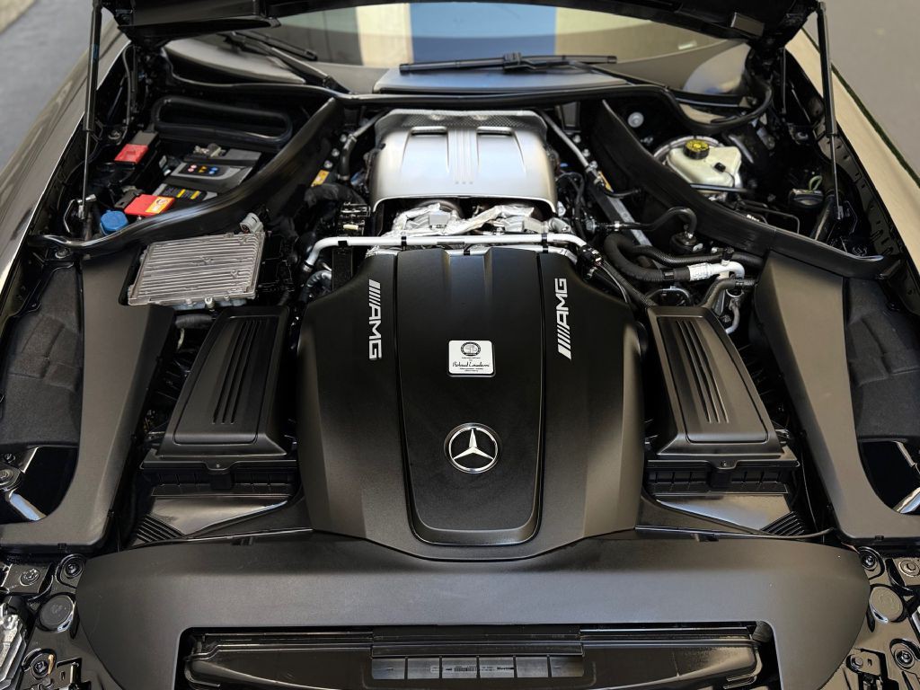 2016 Mercedes-Benz AMG GT Image 29