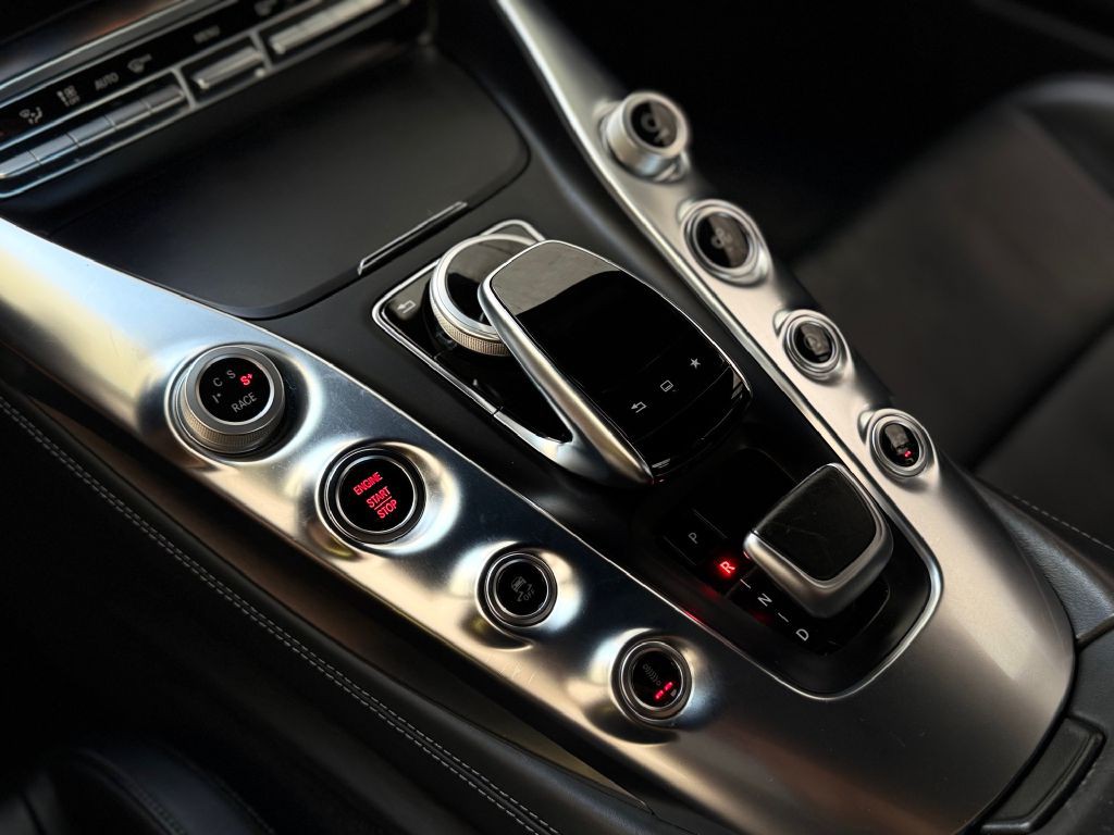2016 Mercedes-Benz AMG GT Image 35